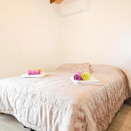 2 Bedroom Cozy In Montenero d'Orcia